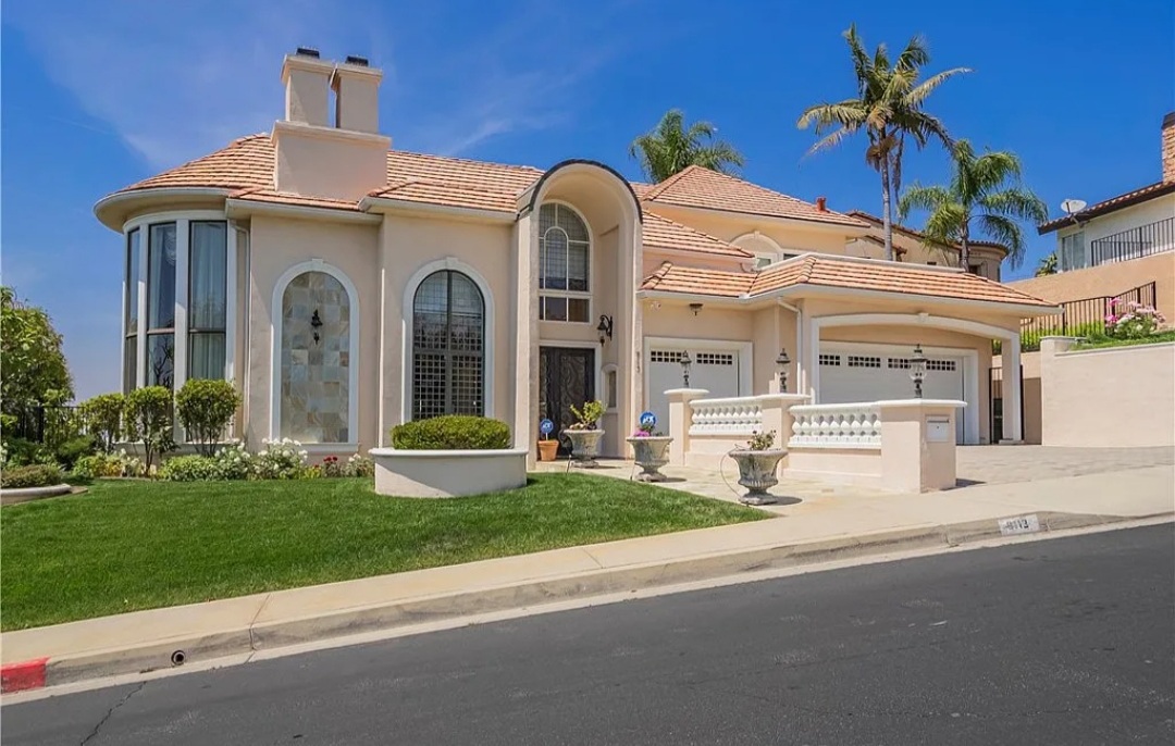 ELEGANCE COMFORT AND LUXURY